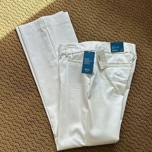 Nwt. Rickies white pant